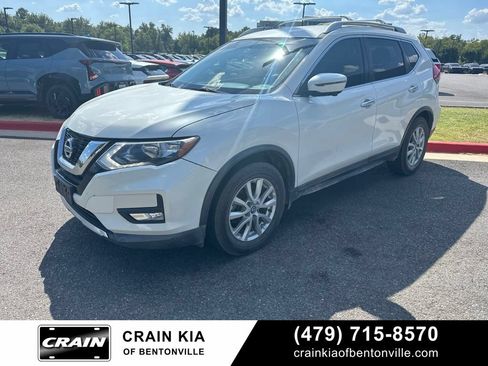 Used 2017 Nissan Rogue SV w/ SV Premium Package FWD image 6