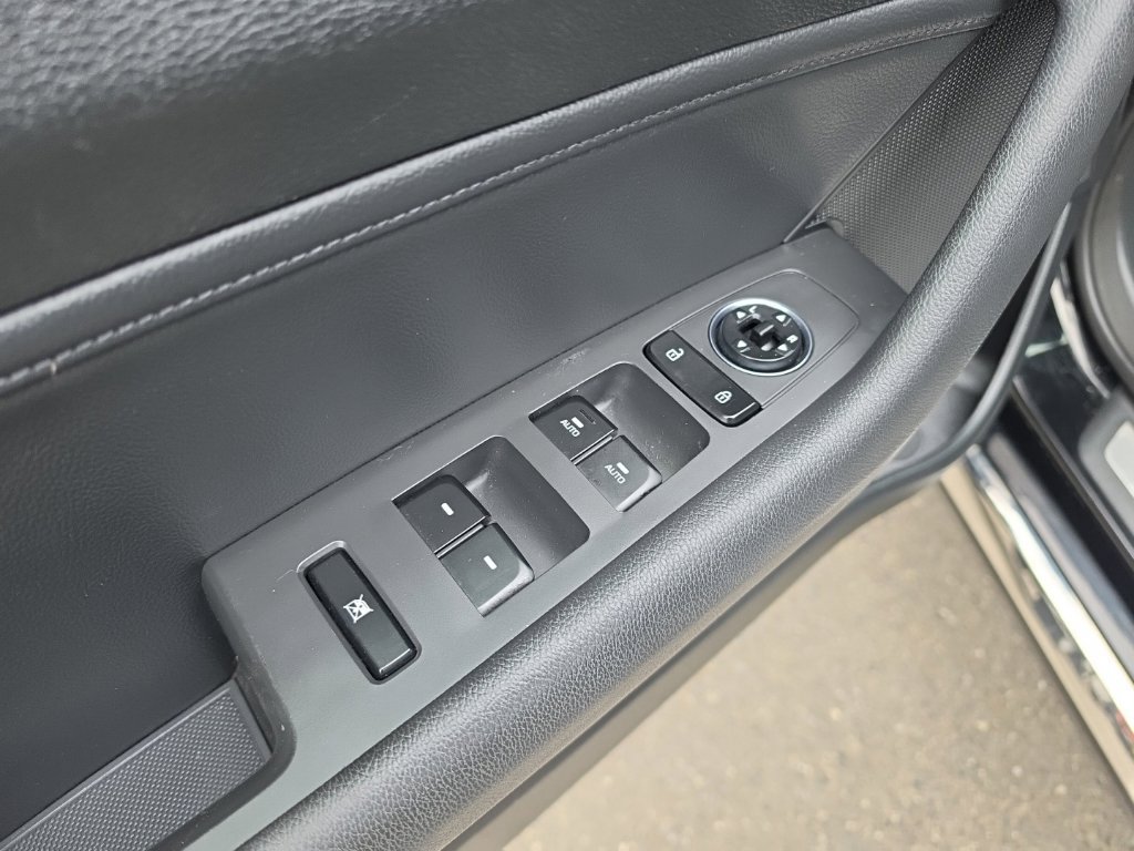 Used 2015 Hyundai Sonata Limited FWD image 18
