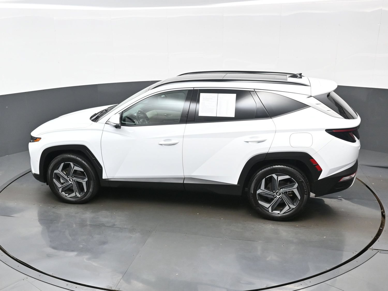 Certified 2024 Hyundai Tucson Limited AWD/4WD image 37
