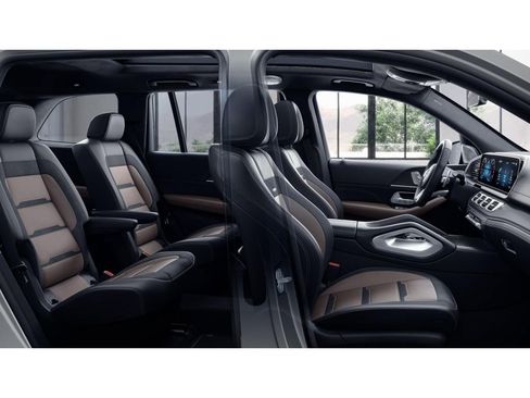 Certified 2023 Mercedes-Benz GLS 63 AMG 4MATIC image 4