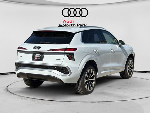 New 2026 Audi Q3 quattro 2.0T AWD/4WD image 3