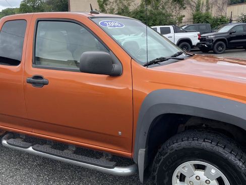 Used 2006 Chevrolet Colorado LT w/ LT Preferred Equipment Group AWD/4WD image 4