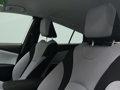 Used 2021 Toyota Prius LE w/ Carpet Mat Package (TMS) AWD/4WD image 11