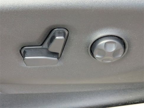 Used 2019 Chrysler Pacifica LX w/ Tire & Wheel Group image 20