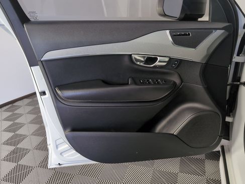 Used 2016 Volvo XC90 T5 R-Design image 10