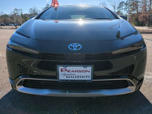 New 2026 Toyota Prius Plug-In Hybrid w/ Limited Premium Package FWD image 9