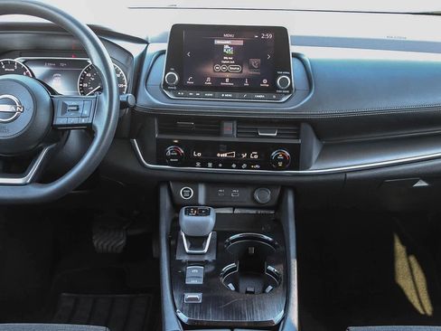 Used 2023 Nissan Rogue SV image 14