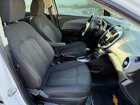 Used 2017 Chevrolet Sonic LT w/ Convenience Package image 19