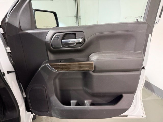 Certified 2022 Chevrolet Silverado 1500 RST w/ LPO, Blackout Package AWD/4WD image 24