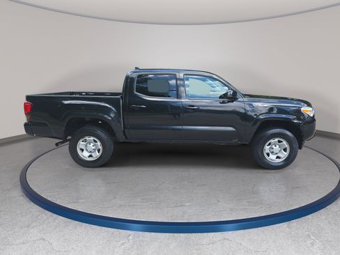 Used 2021 Toyota Tacoma SR AWD/4WD image 4