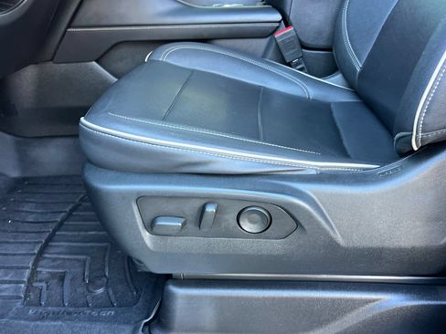 Used 2023 Chevrolet Suburban Premier AWD/4WD image 14