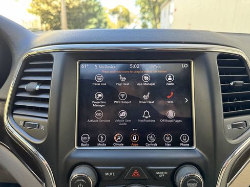 Used 2018 Jeep Grand Cherokee Limited image 30