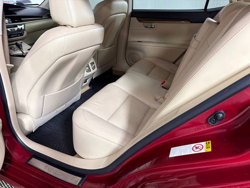 Used 2015 Lexus ES 300h w/ Navigation System Package FWD image 15