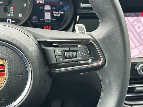 Certified 2025 Porsche Macan AWD/4WD image 28