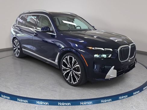 Certified 2025 BMW X7 xDrive40i w/ Premium Package AWD/4WD image 3
