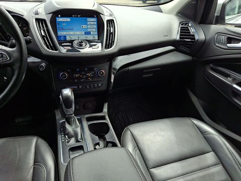 Used 2019 Ford Escape Titanium AWD/4WD image 16