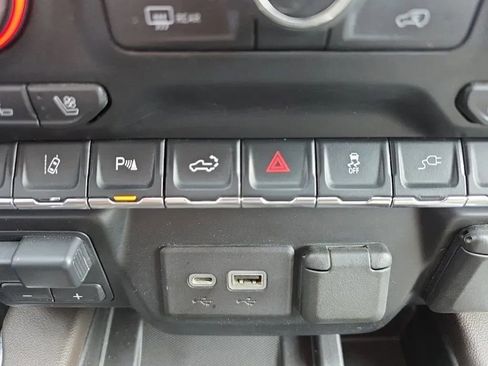 Used 2021 Chevrolet Silverado 2500 LTZ w/ LTZ Premium Package image 31