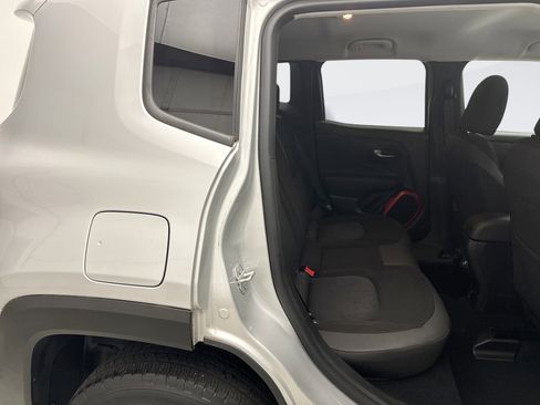 Used 2018 Jeep Renegade Trailhawk w/ Cold Weather Group II image 17