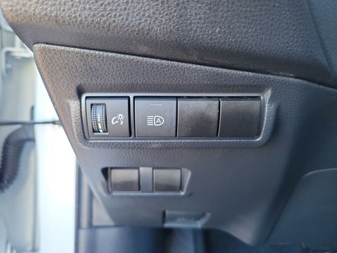 Used 2022 Toyota Corolla Cross LE image 19