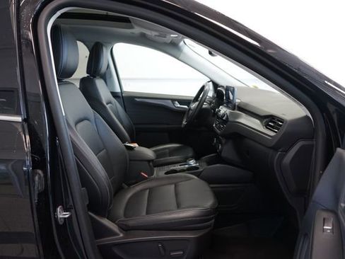 Certified 2022 Ford Escape Titanium w/ Class II Trailer Tow Package image 34