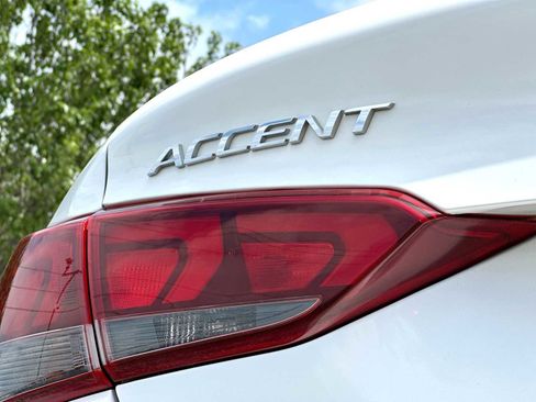 Used 2022 Hyundai Accent SE FWD image 15