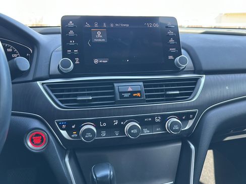 Used 2018 Honda Accord Touring image 31