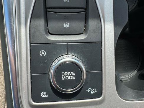 Used 2020 Ford Explorer XLT w/ Equipment Group 202A AWD/4WD image 14