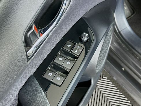 Used 2017 Toyota Prius Four FWD image 15