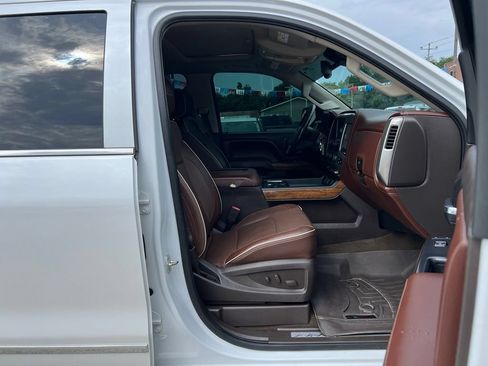 Used 2017 Chevrolet Silverado 1500 High Country AWD/4WD image 22