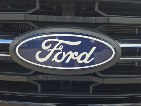 Used 2025 Ford F150 XLT w/ Equipment Group 301A Standard AWD/4WD image 9