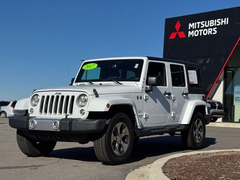 Used 2017 Jeep Wrangler Unlimited Sahara w/ Connectivity Group image 6