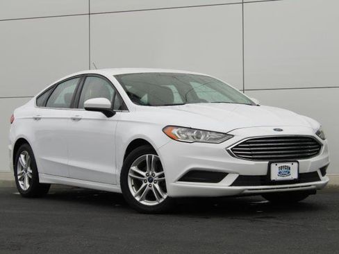 Used 2018 Ford Fusion SE image 1