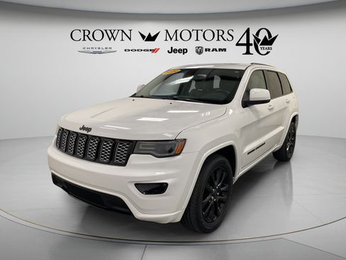 Used 2020 Jeep Grand Cherokee Altitude AWD/4WD image 11