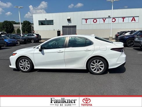 Used 2022 Toyota Camry LE FWD image 13