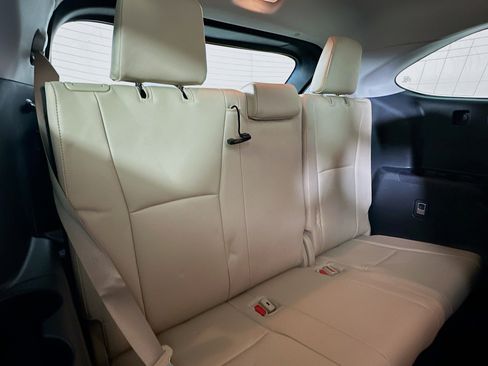 Used 2020 Toyota Highlander Limited image 29