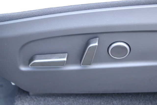 Used 2026 Tesla Model Y 2WD image 27
