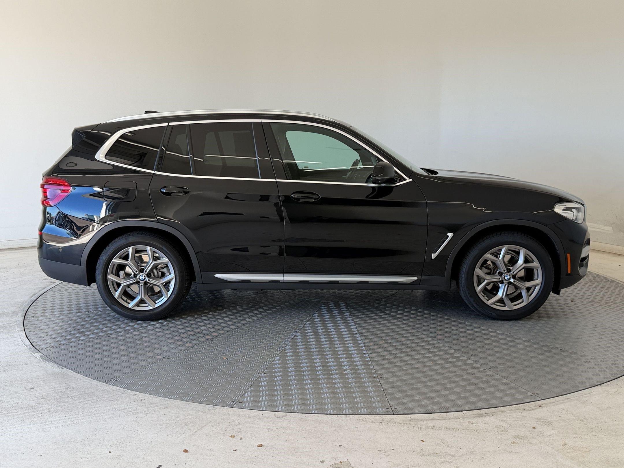 Used 2021 BMW X3 xDrive30e w/ Premium Package AWD/4WD image 8