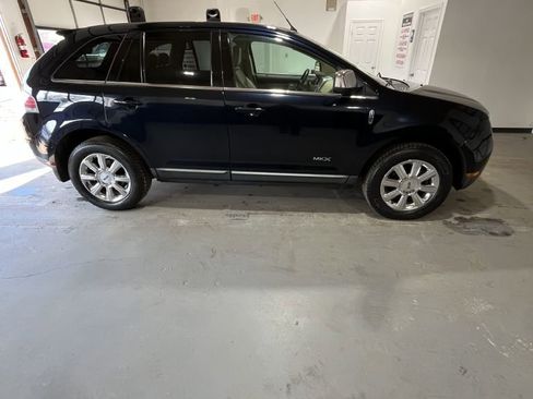 Used 2008 Lincoln MKX AWD image 2