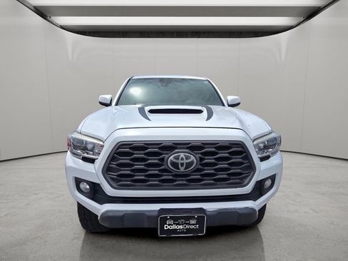 Used 2020 Toyota Tacoma TRD Sport w/ Technology Package AWD/4WD image 11