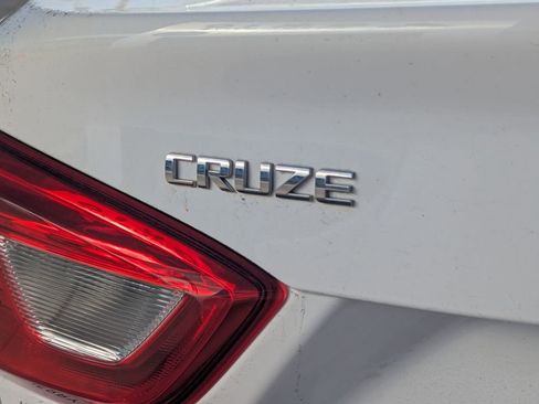 Used 2018 Chevrolet Cruze LS FWD image 5