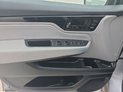 Used 2023 Honda Odyssey Elite image 15