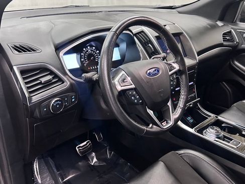 Used 2019 Ford Edge ST w/ Cold Weather Package AWD/4WD image 11