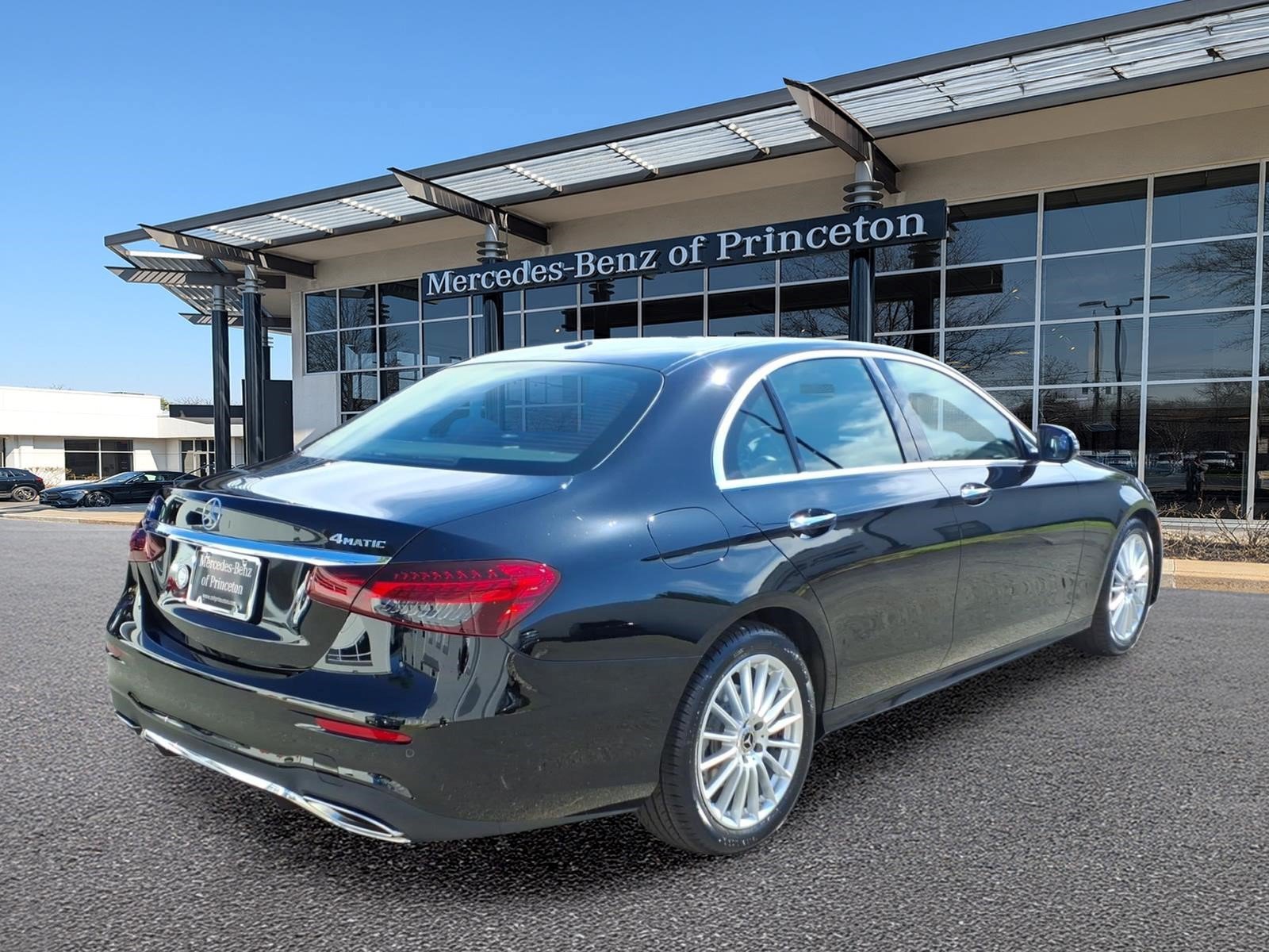 Certified 2023 Mercedes-Benz E 350 4MATIC Sedan image 3