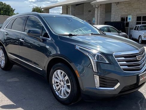 Used 2019 Cadillac XT5 FWD image 2
