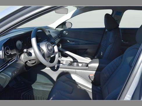 New 2026 Hyundai Elantra Limited FWD image 9