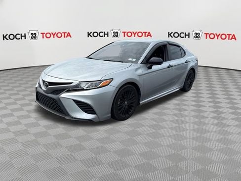 Used 2020 Toyota Camry SE AWD/4WD image 3
