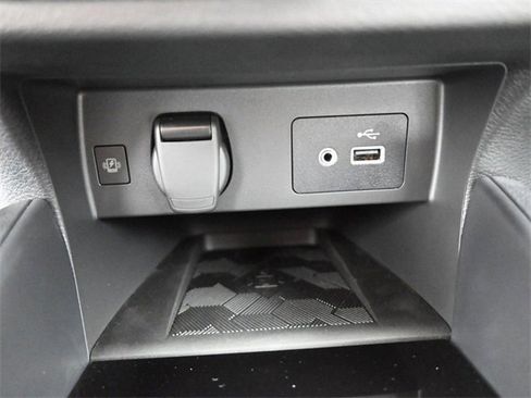 New 2025 Nissan Versa SV w/ Trunk Package image 4