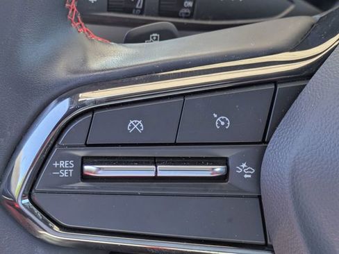 Certified 2025 Chevrolet Equinox EV RS FWD image 19