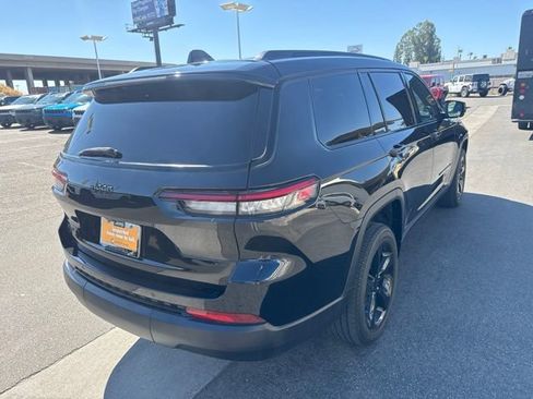 Certified 2023 Jeep Grand Cherokee L Altitude AWD/4WD image 6