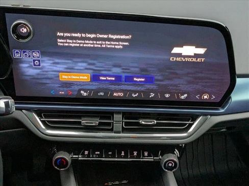 New 2026 Chevrolet Equinox EV LT image 13